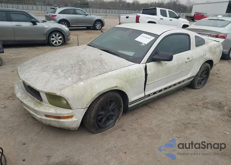 2007 Ford Mustang V6 Deluxe/V6 Premium z USA, uszkodzony, nr VIN 1ZVFT80N475233322